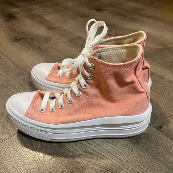 Converse Chuck Taylor high top platform. Fantastic condition, just outgrew. - Picture 2 of 5